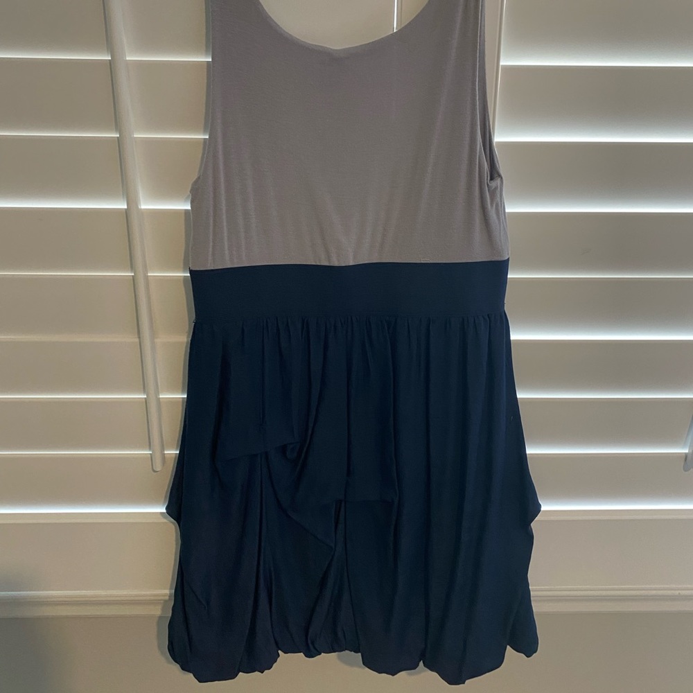 Fun paper doll gray and navy short dress